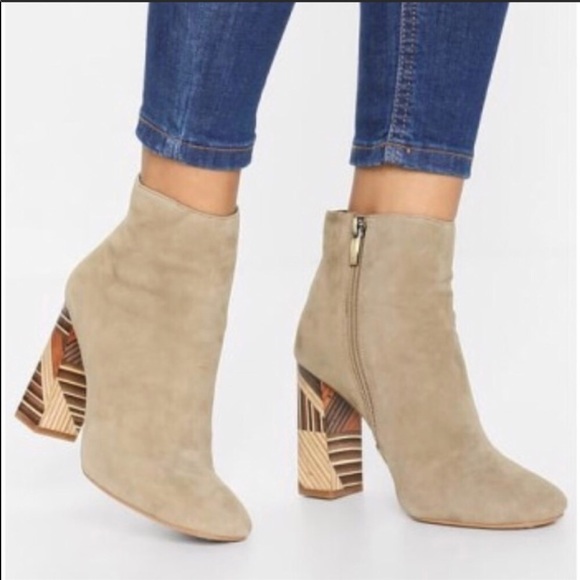 silver air jordan shoes